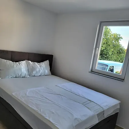 بيت للعطل Kuca Sa Bazenom *